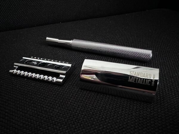 IMG_1934 Standard Metallic DE Razor