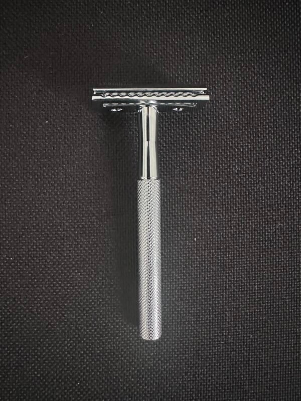 IMG_1952 Standard Metallic DE Razor